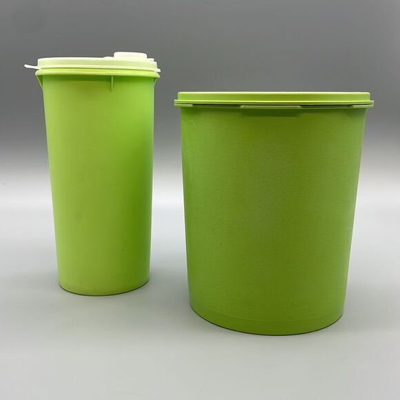 Vintage Tupperware Servalier Storage Canister Lime Green and 261 1 QT Pitcher - Picture 4 of 15